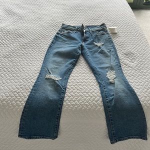 Brand new Mother jeans. Wash is Bloom and Doom. Jean is called insider ankle.